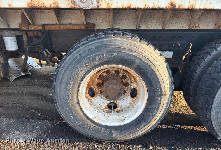 image for item EG8187 2014 International 7400 dump truck