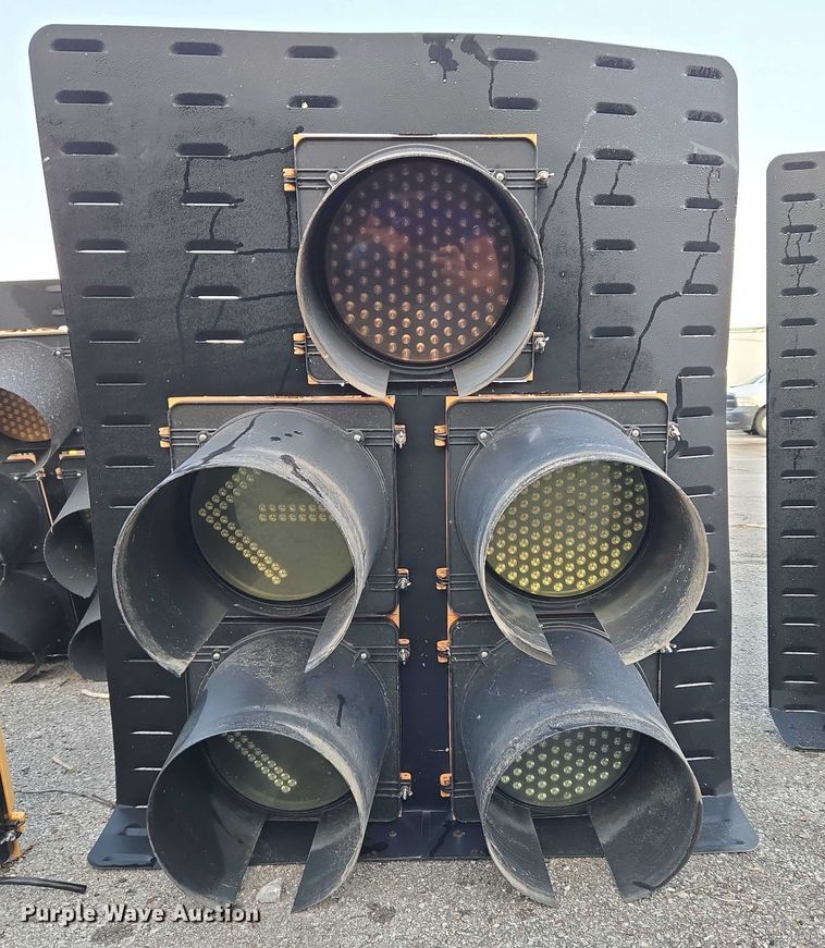 image for item EG8194 (5) traffic lights