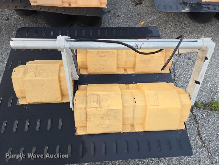 image for item EG8194 (5) traffic lights