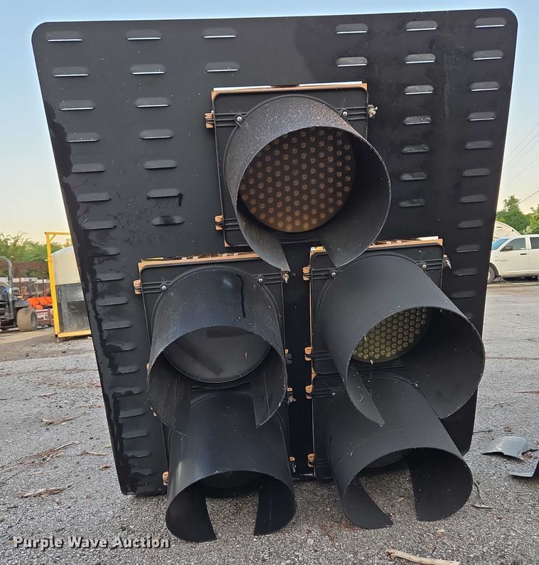 image for item EG8194 (5) traffic lights