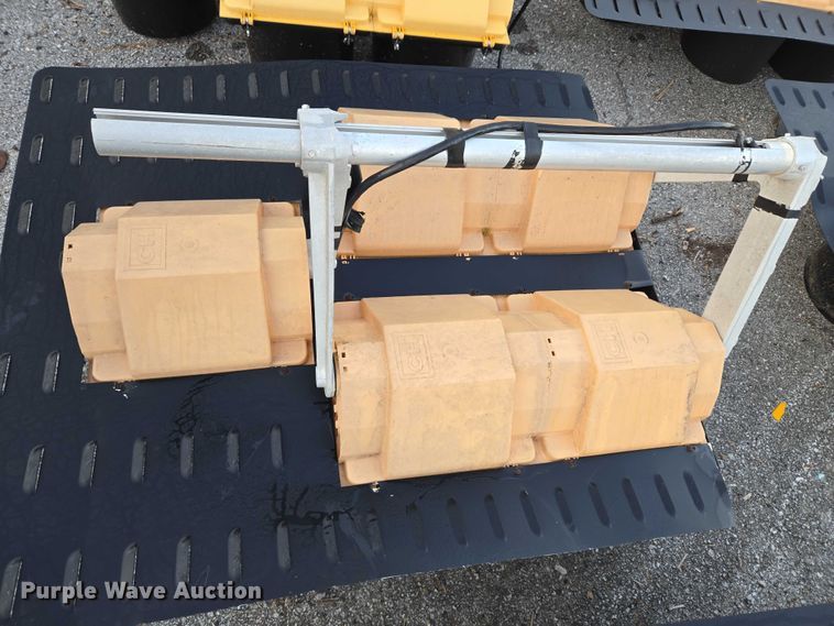 image for item EG8194 (5) traffic lights