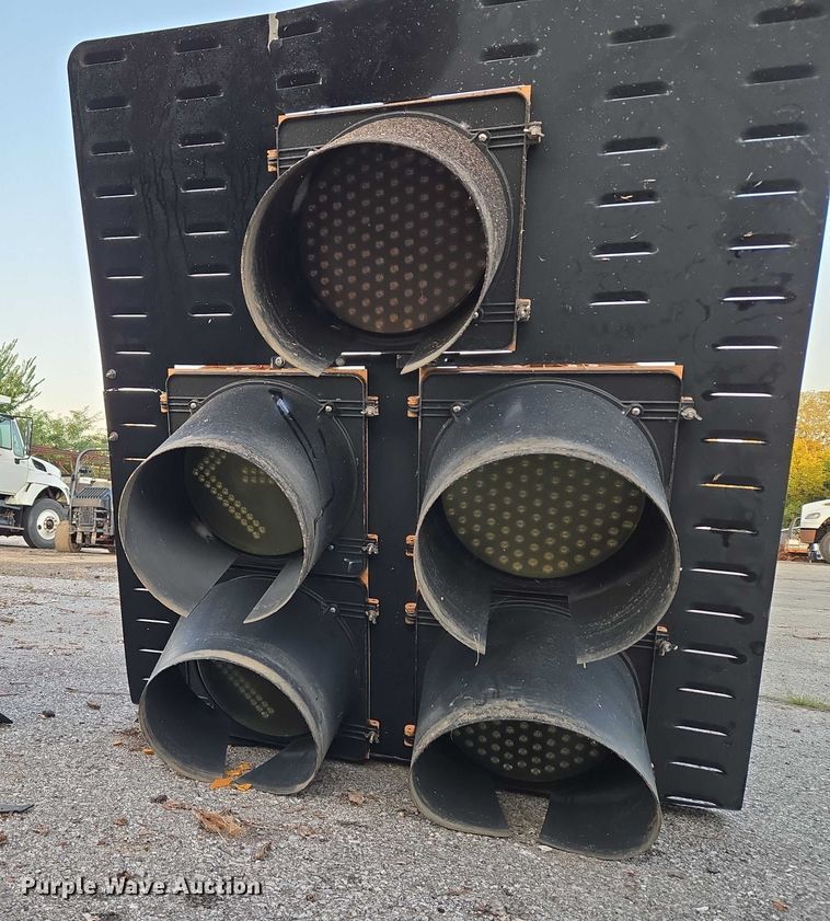 image for item EG8194 (5) traffic lights