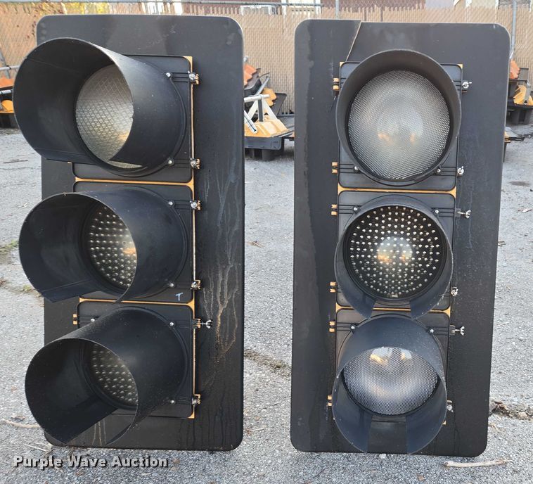 image for item EG8195 (2) traffic lights