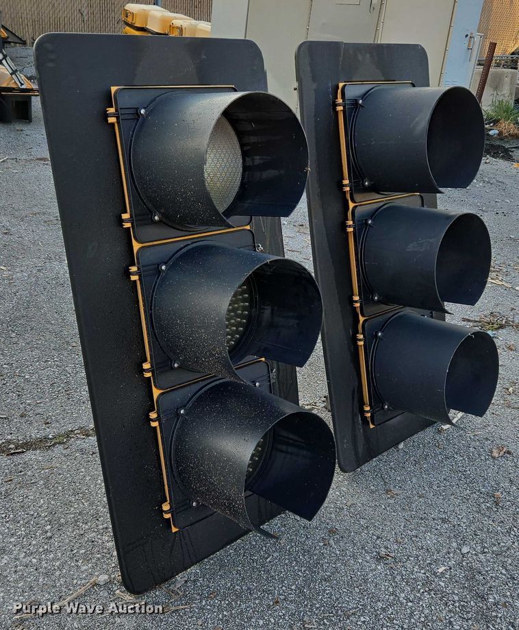 image for item EG8195 (2) traffic lights