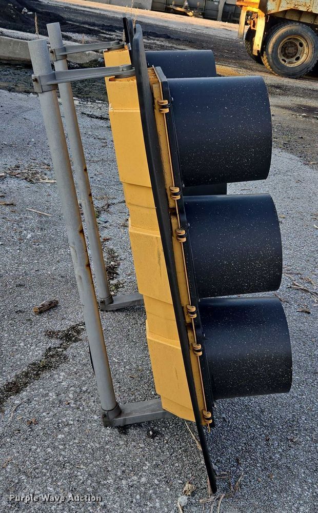 image for item EG8195 (2) traffic lights