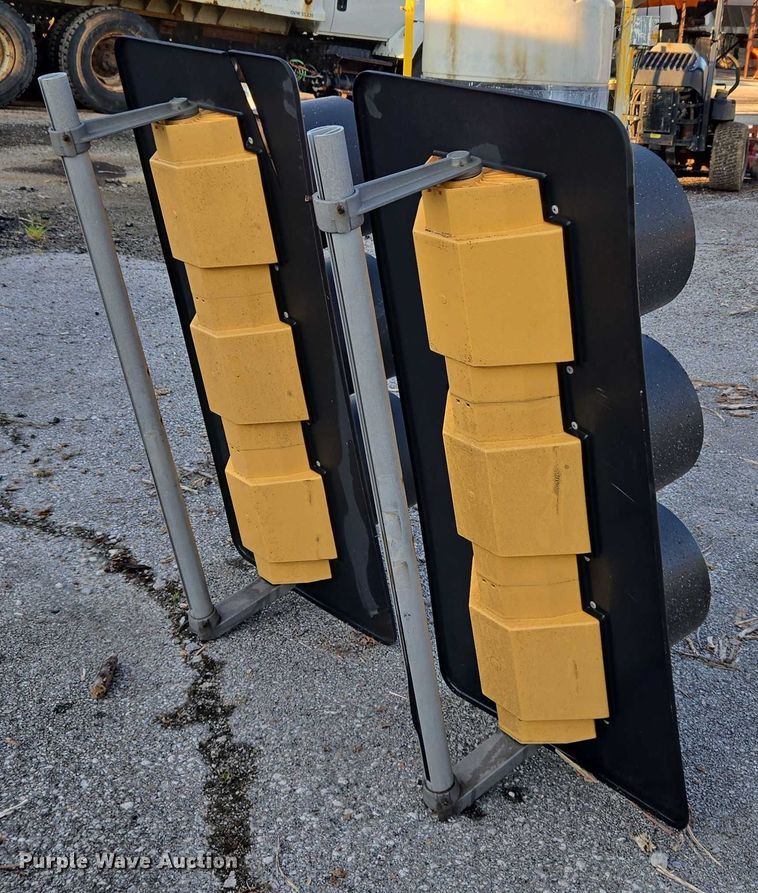 image for item EG8195 (2) traffic lights