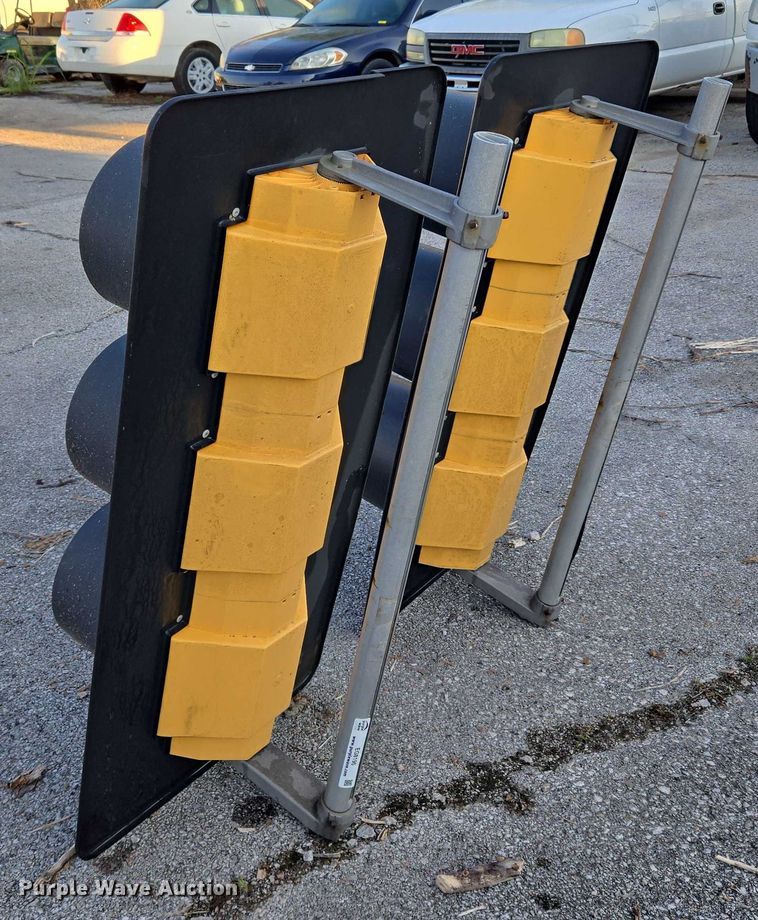 image for item EG8195 (2) traffic lights