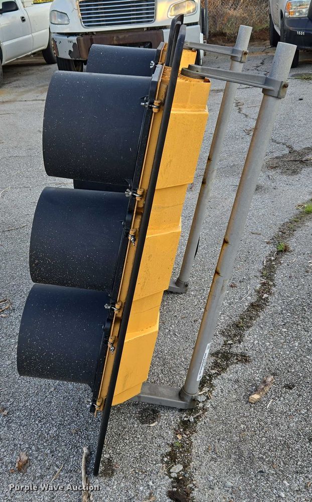 image for item EG8195 (2) traffic lights