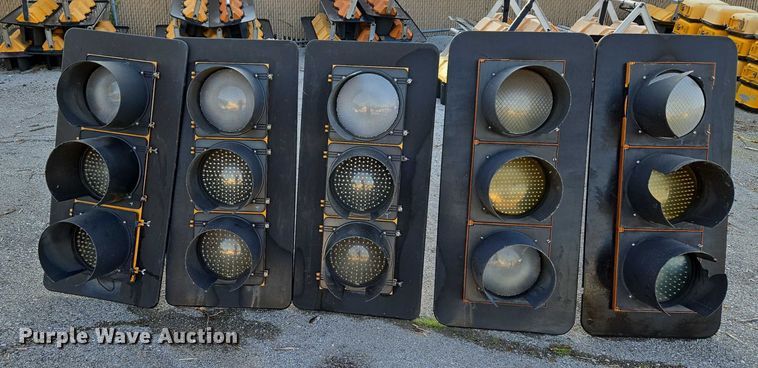 image for item EG8196 (5) traffic lights