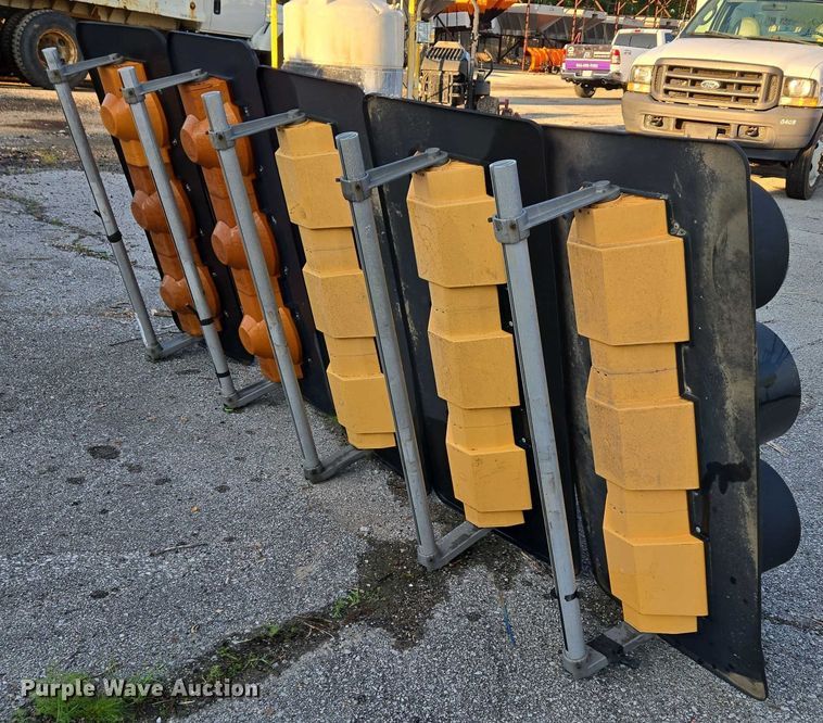 image for item EG8196 (5) traffic lights