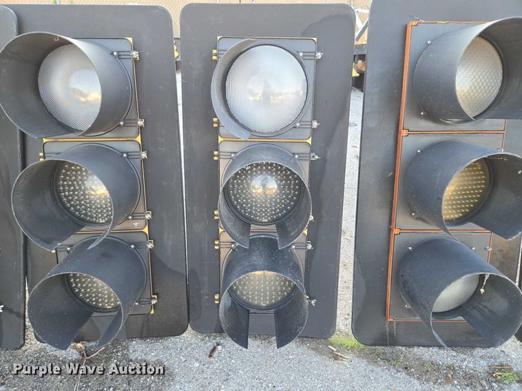 image for item EG8196 (5) traffic lights