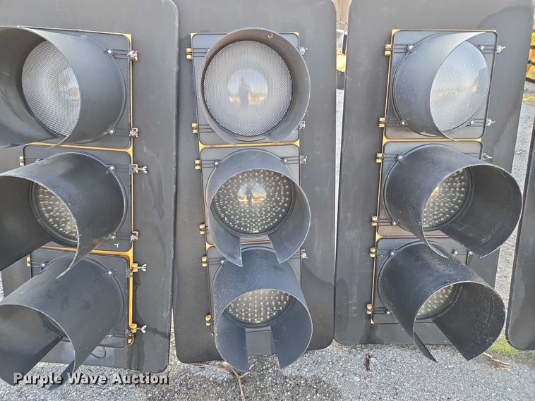 image for item EG8196 (5) traffic lights