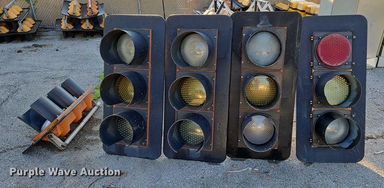image for item EG8197 (5) traffic lights