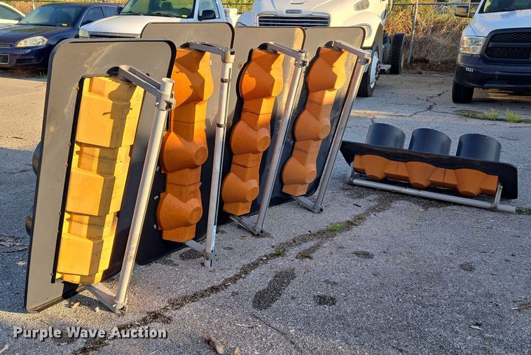 image for item EG8197 (5) traffic lights