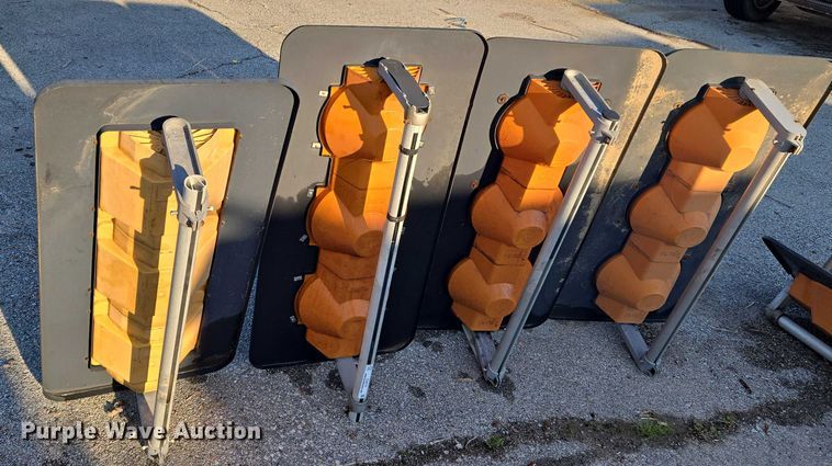 image for item EG8197 (5) traffic lights