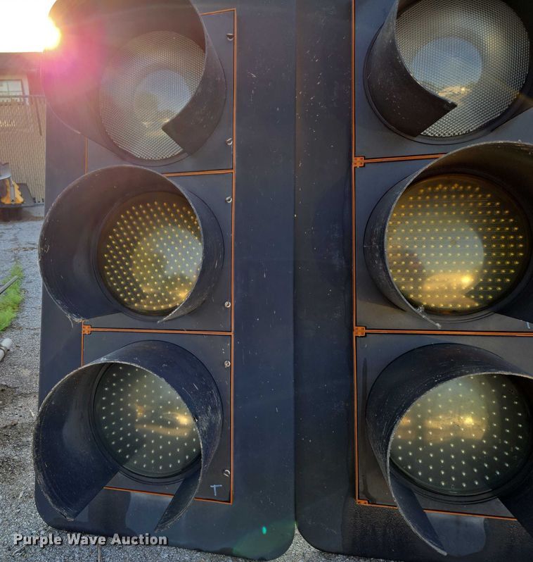 image for item EG8197 (5) traffic lights