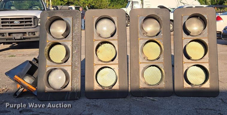 image for item EG8198 (5) traffic lights