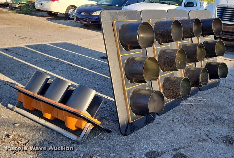 image for item EG8198 (5) traffic lights