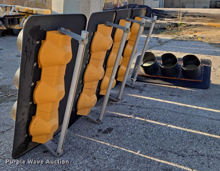 image for item EG8198 (5) traffic lights