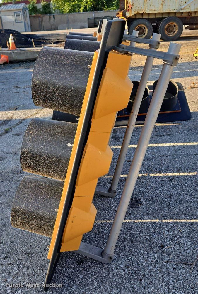 image for item EG8198 (5) traffic lights