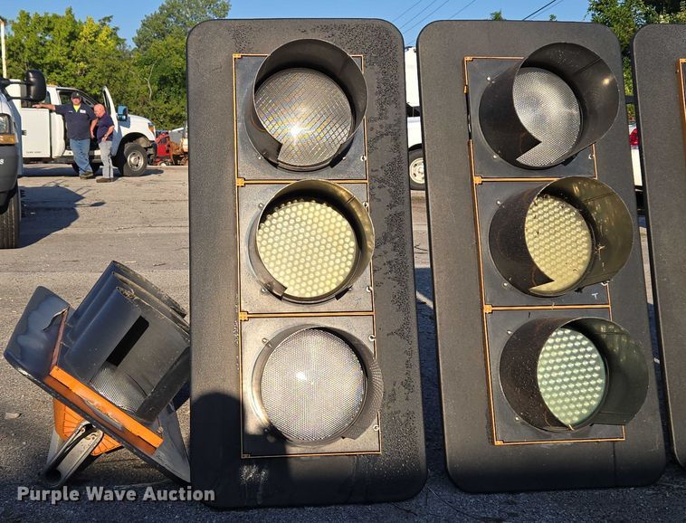 image for item EG8198 (5) traffic lights