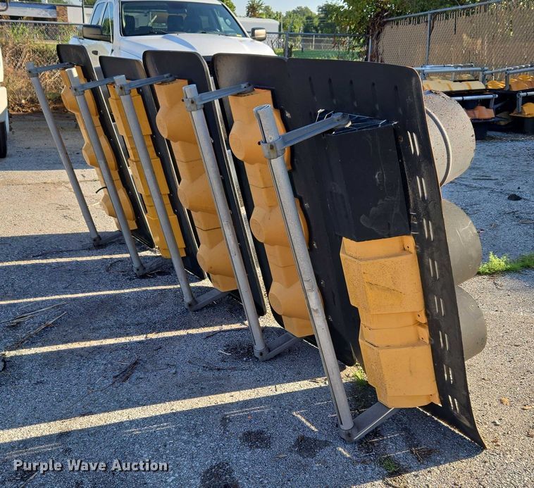 image for item EG8199 (5) traffic light