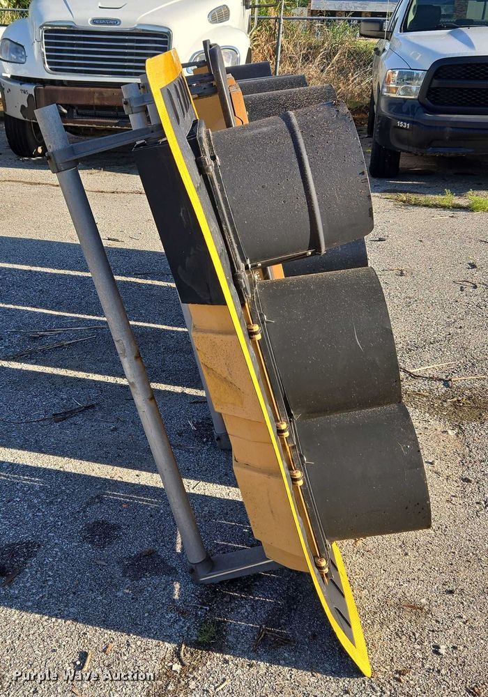 image for item EG8199 (5) traffic light