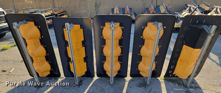 image for item EG8199 (5) traffic light