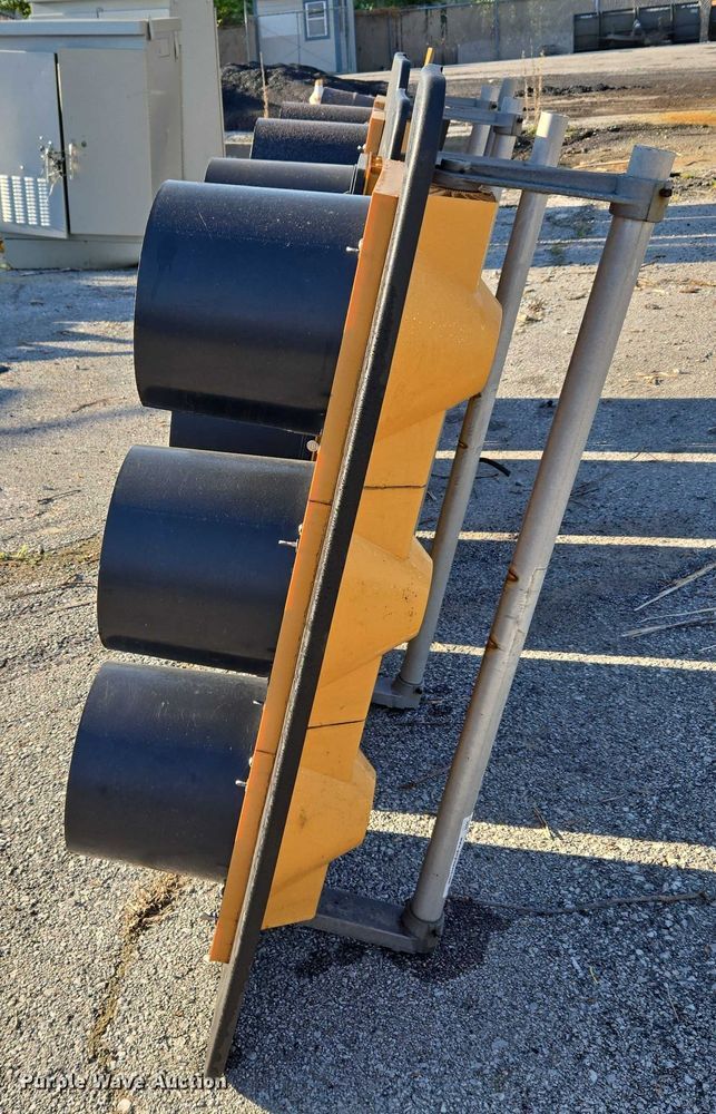 image for item EG8199 (5) traffic light