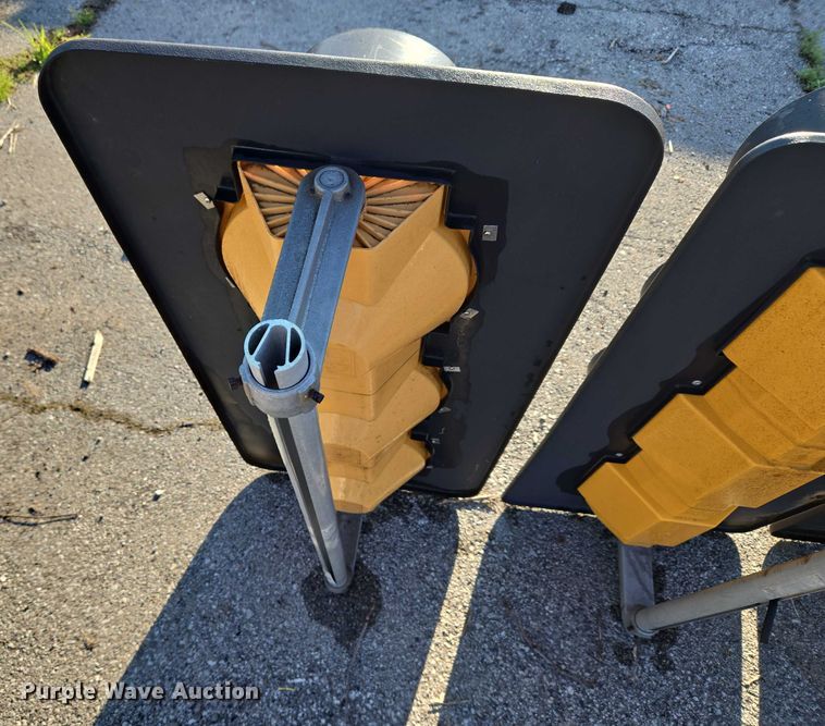 image for item EG8199 (5) traffic light