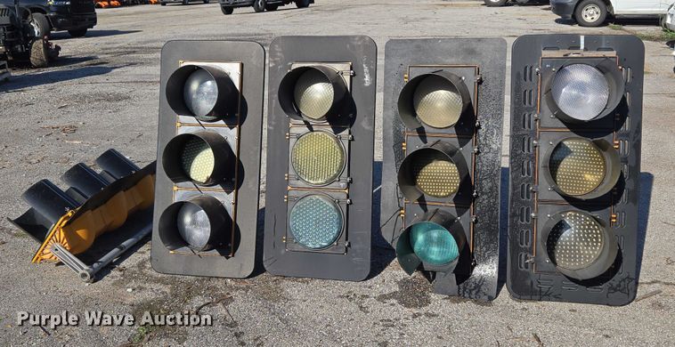 image for item EG8200 (5) traffic lights