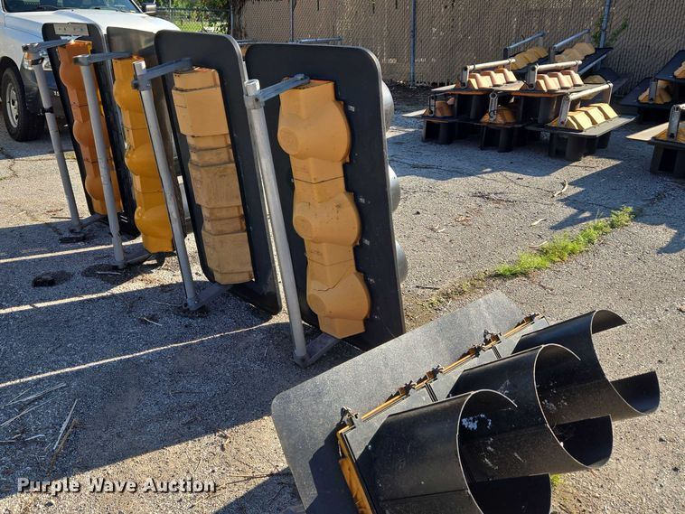 image for item EG8200 (5) traffic lights