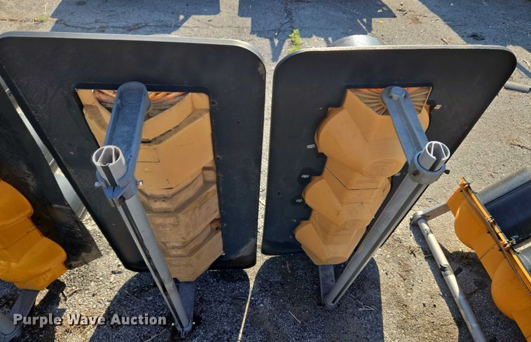 image for item EG8200 (5) traffic lights