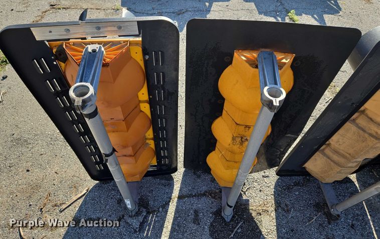 image for item EG8200 (5) traffic lights