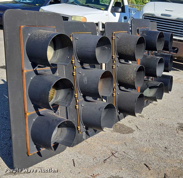 image for item EG8202 (5) traffic lights