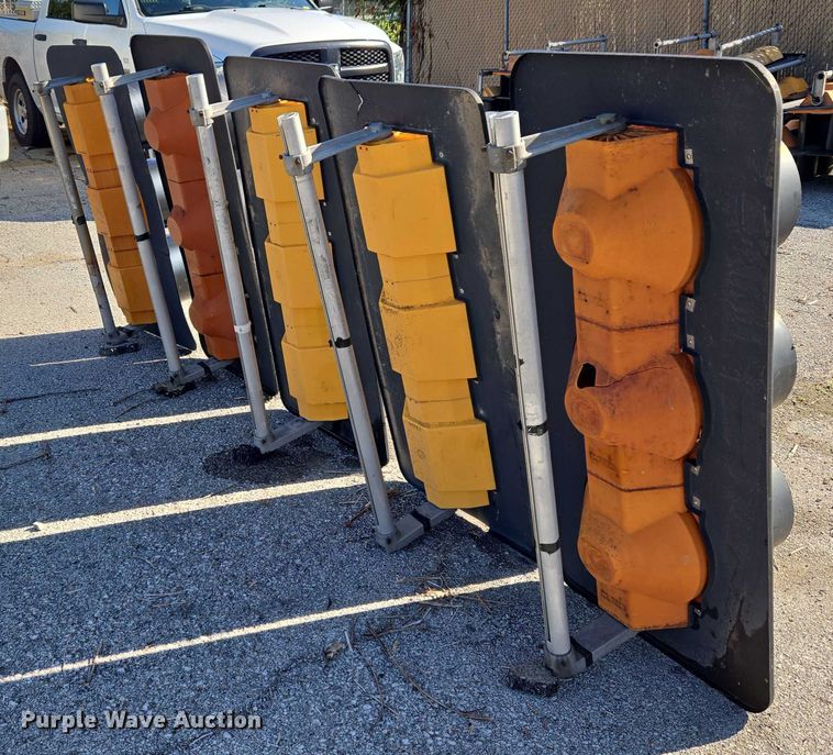 image for item EG8202 (5) traffic lights