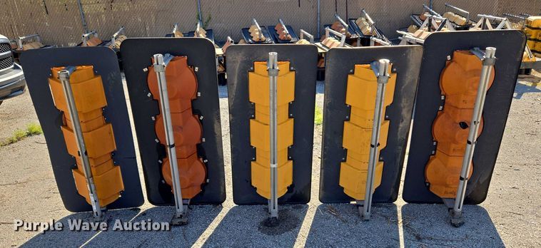 image for item EG8202 (5) traffic lights