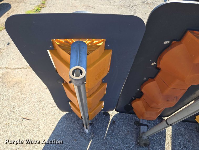 image for item EG8202 (5) traffic lights