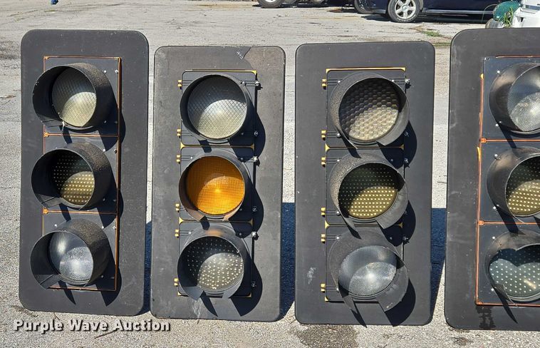 image for item EG8202 (5) traffic lights