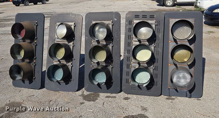 image for item EG8203 (5) traffic lights