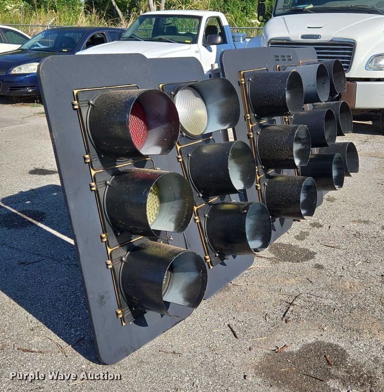 image for item EG8203 (5) traffic lights