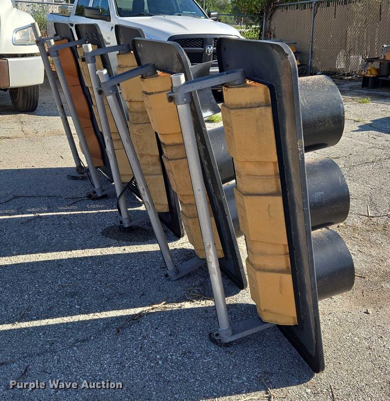 image for item EG8203 (5) traffic lights