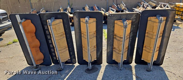 image for item EG8203 (5) traffic lights