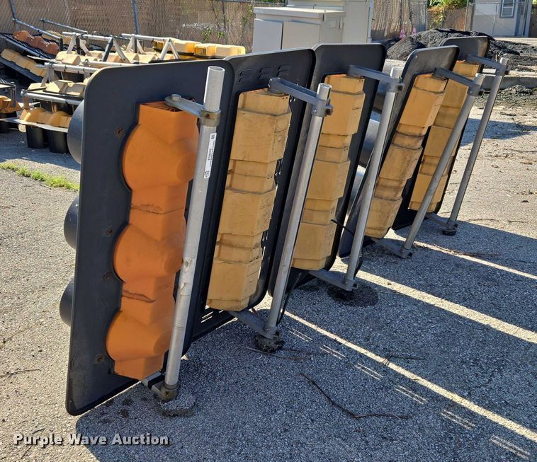 image for item EG8203 (5) traffic lights