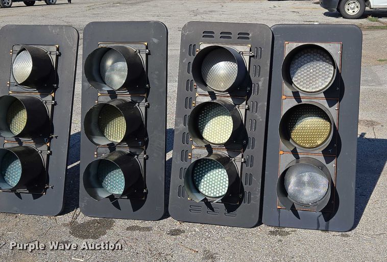 image for item EG8203 (5) traffic lights