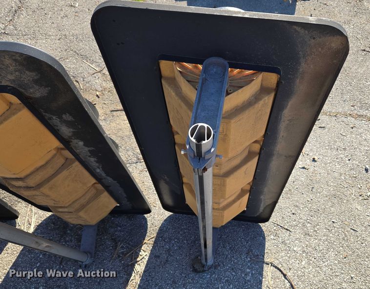 image for item EG8203 (5) traffic lights