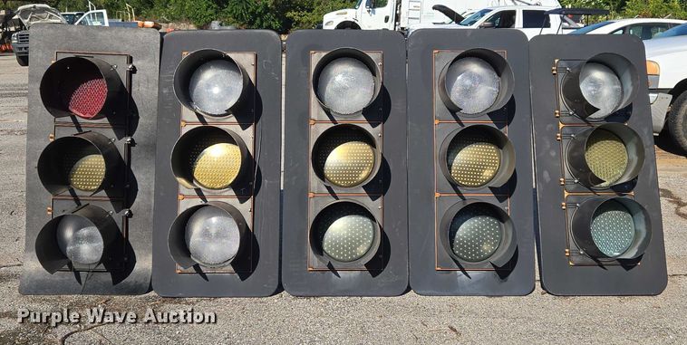 image for item EG8204 (5) traffic lights