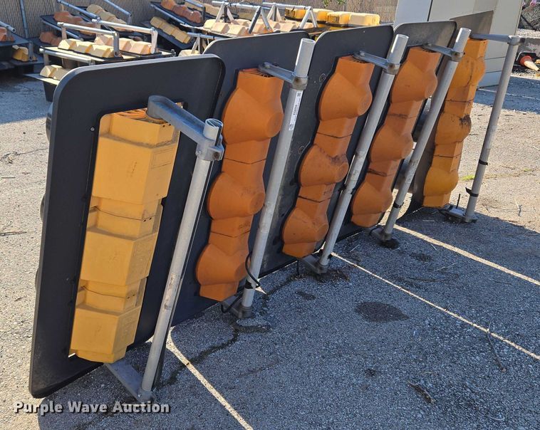 image for item EG8204 (5) traffic lights