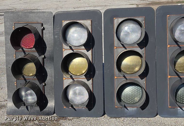 image for item EG8204 (5) traffic lights