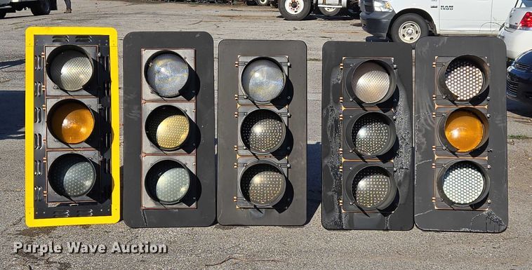 image for item EG8205 (5) traffic lights 